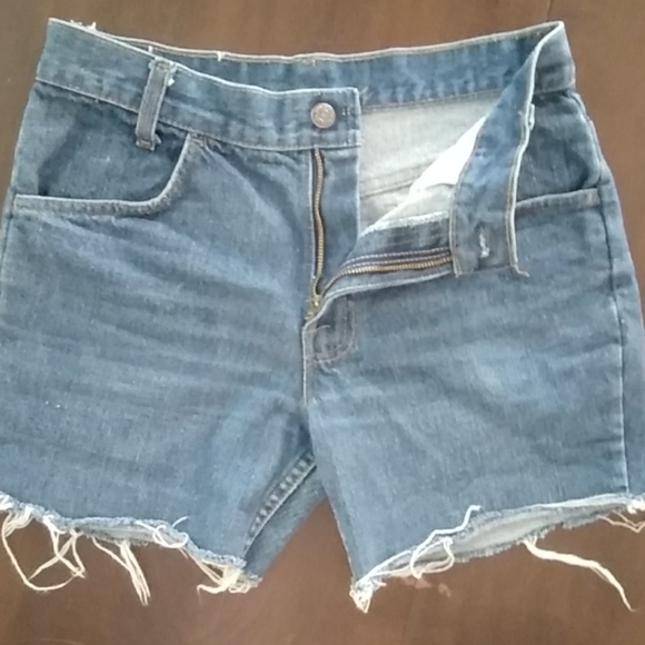 Vintage jean Levi's denim cutoffs - Picture 4 of 11